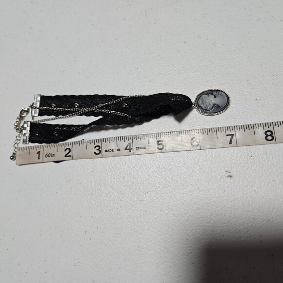 Vintage Elegant Gray Cameo Black Lace Choker Pendant Necklace Fashion Jewelry - Picture 7 of 7